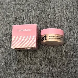 10 for $25 Toy Factory Translucent Setting Powder 2.2g